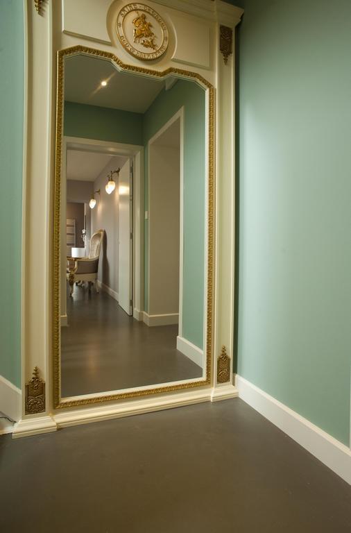 B&B Saint-Georges -Located In The City Centre Of Bruges- Екстериор снимка A mirror